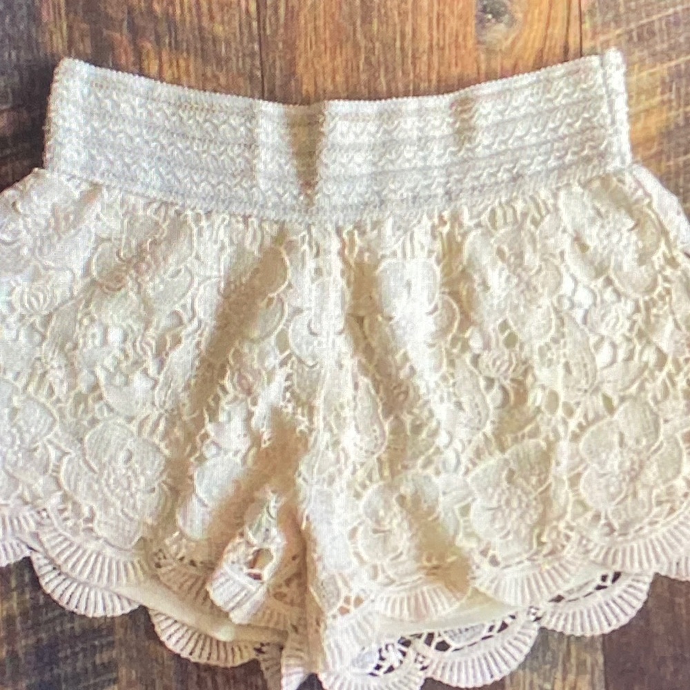 Elegant High Waist Lace Shorts in Cream